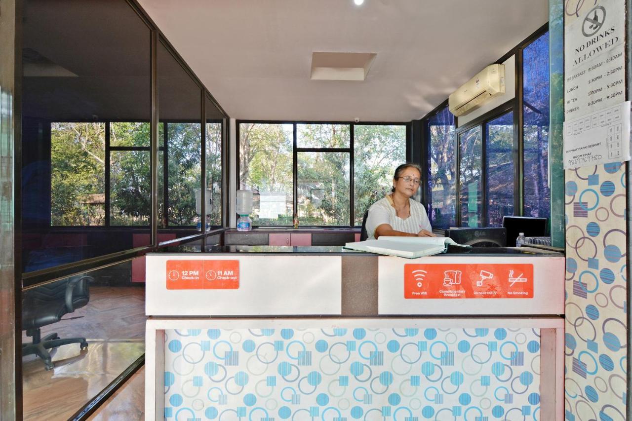 Oyo Midway Park Resort Atgaon Εξωτερικό φωτογραφία
